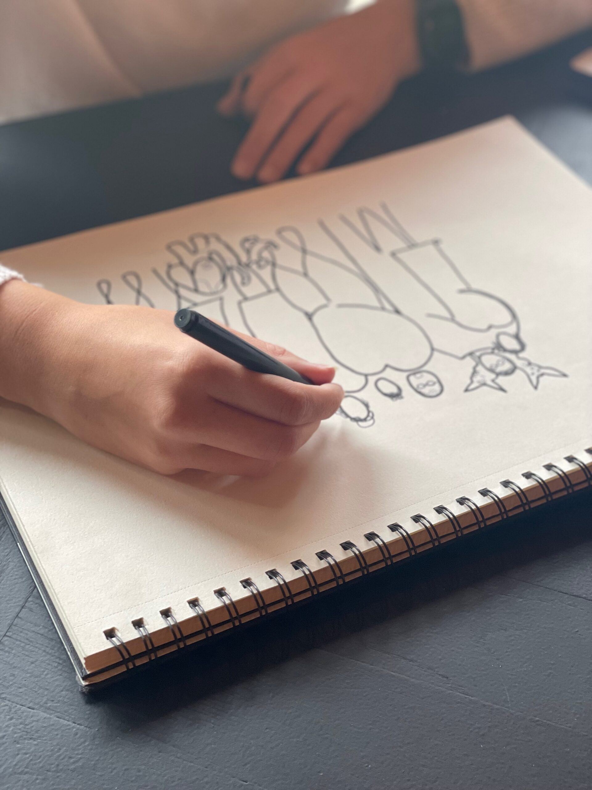 Lijnentekening-2-scaled Achtergrond